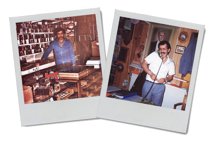 Zwei Polaroids: Ladentheke und Telefon im Bremer Geschäft der Familie